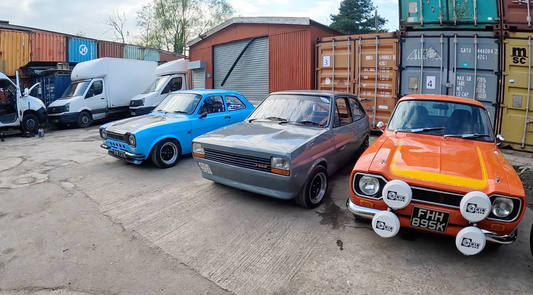 LOADS OF CLASSIC FORDS @ INKYS AUTOS! 😃