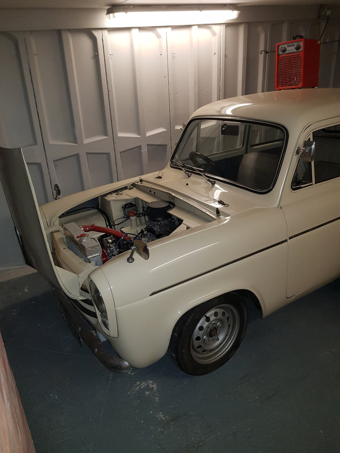 ALAN STEPHENS' 3.5 ROVER V8 POWERED 100E! 😃
