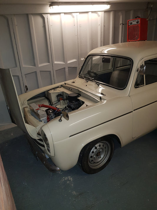 ALAN STEPHENS' 3.5 ROVER V8 POWERED 100E! 😃