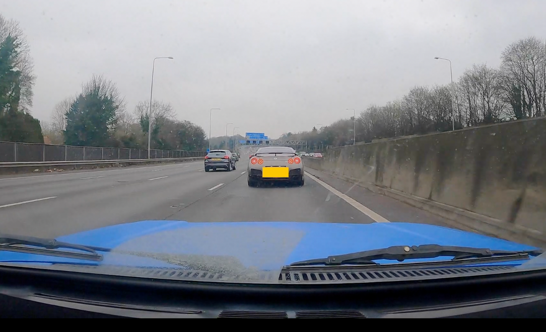 'MAUDE' THE MOREDOOR VS R35 GTR!! 😃