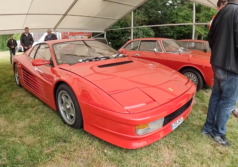 HUNTING FOR CLASSIC FORDS IN AMONGST ITALIAN SUPERCARS! 😃