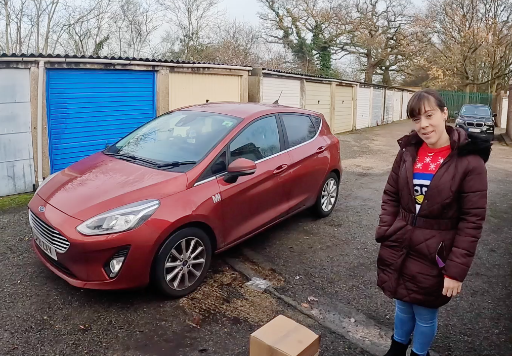 ROGER THE PLASTIC FIESTA GETS SOME LOVE!! 😃