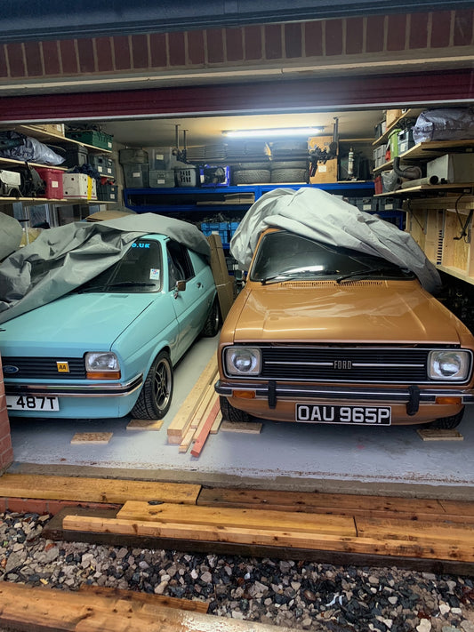 RICK BURCHALL's HUUUGE FLEET OF OLD SKOOL FORDS (SENT IN BY LEON) 😃