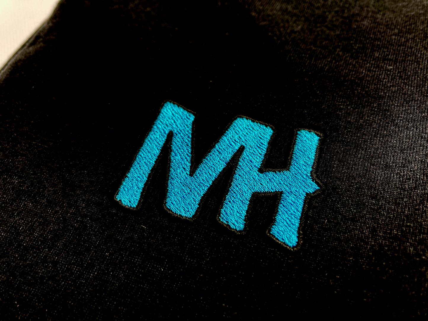 'MH' EMBROIDERED T-shirt